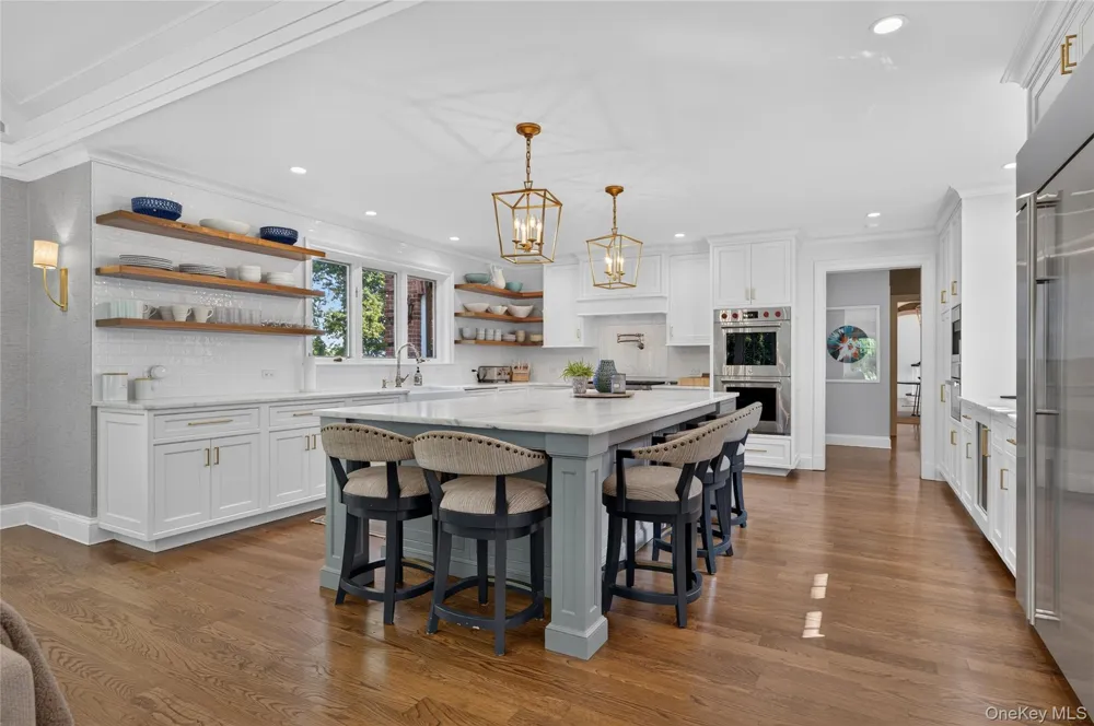 2 Lands End Road Locust Valley, NY 11560