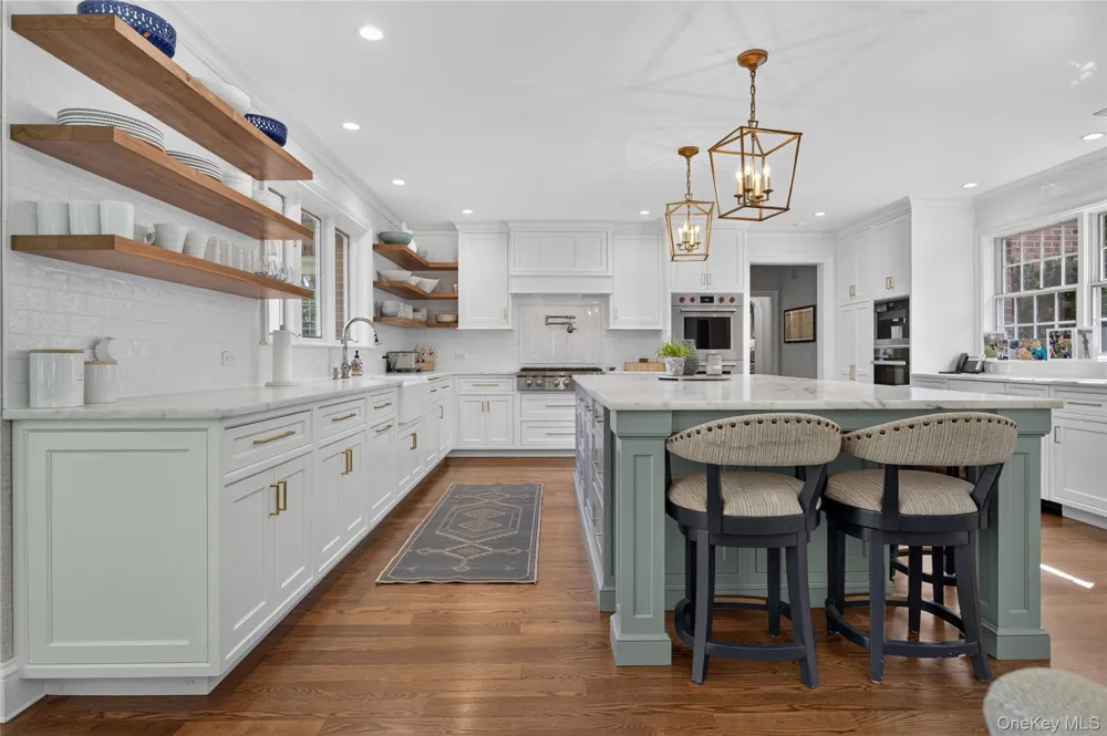 2 Lands End Road Locust Valley, NY 11560