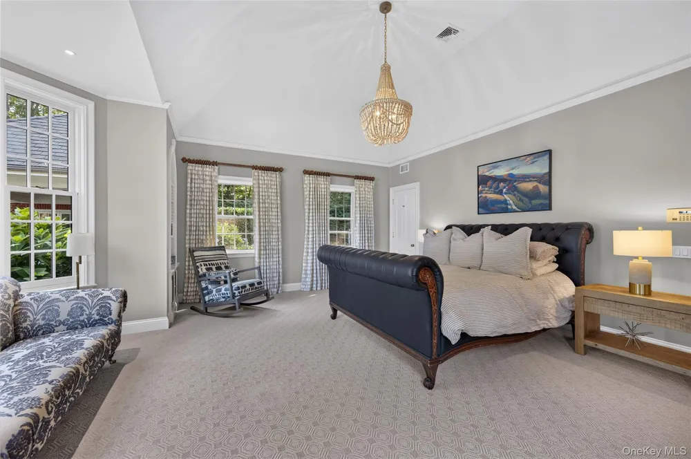 2 Lands End Road Locust Valley, NY 11560