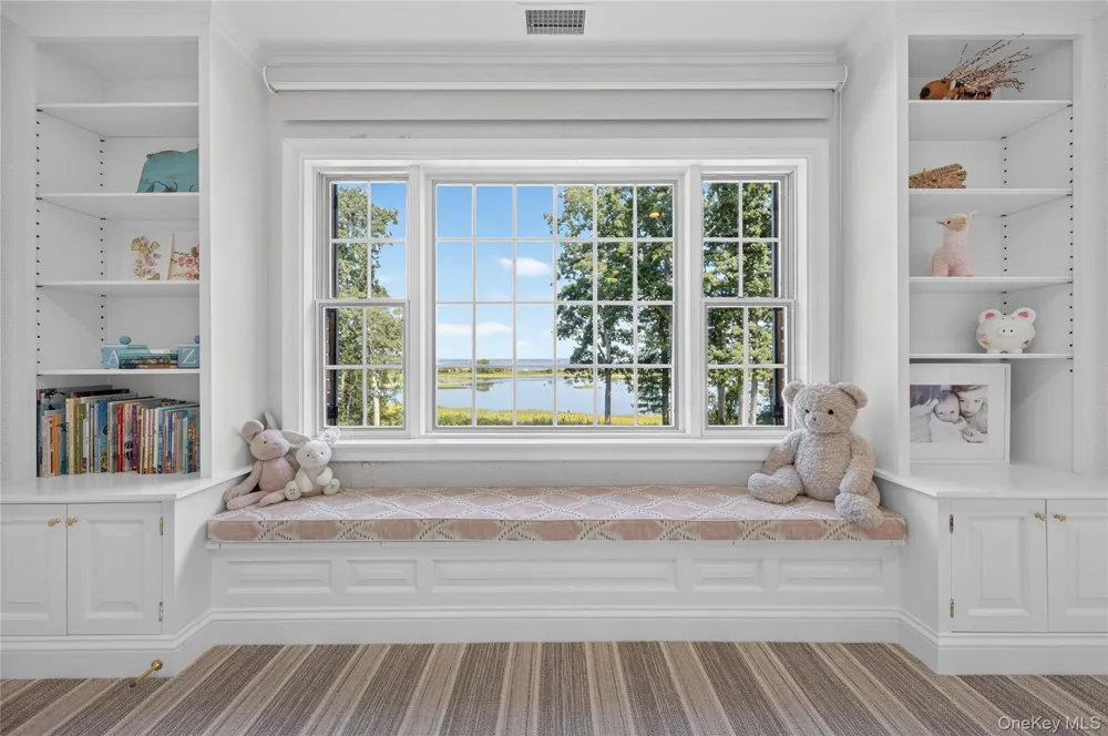 2 Lands End Road Locust Valley, NY 11560