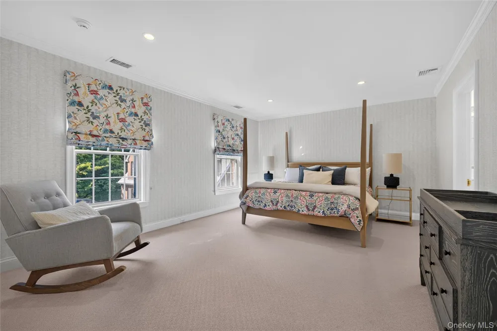 2 Lands End Road Locust Valley, NY 11560