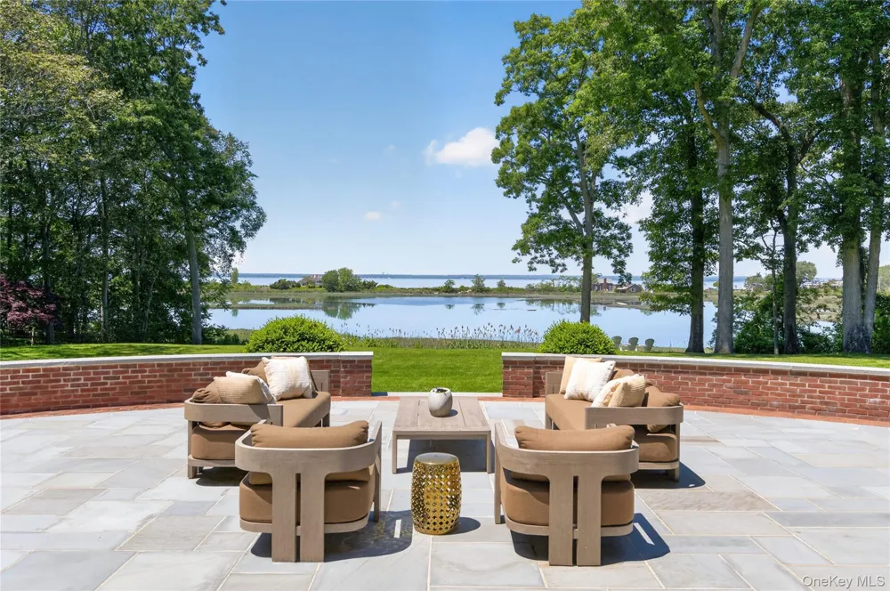 2 Lands End Road Locust Valley, NY 11560