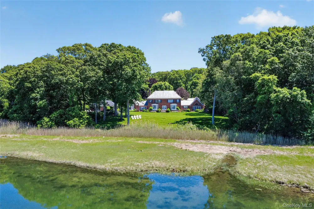2 Lands End Road Locust Valley, NY 11560