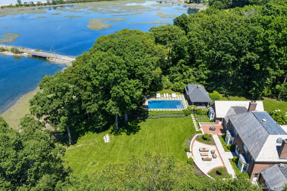 2 Lands End Road Locust Valley, NY 11560