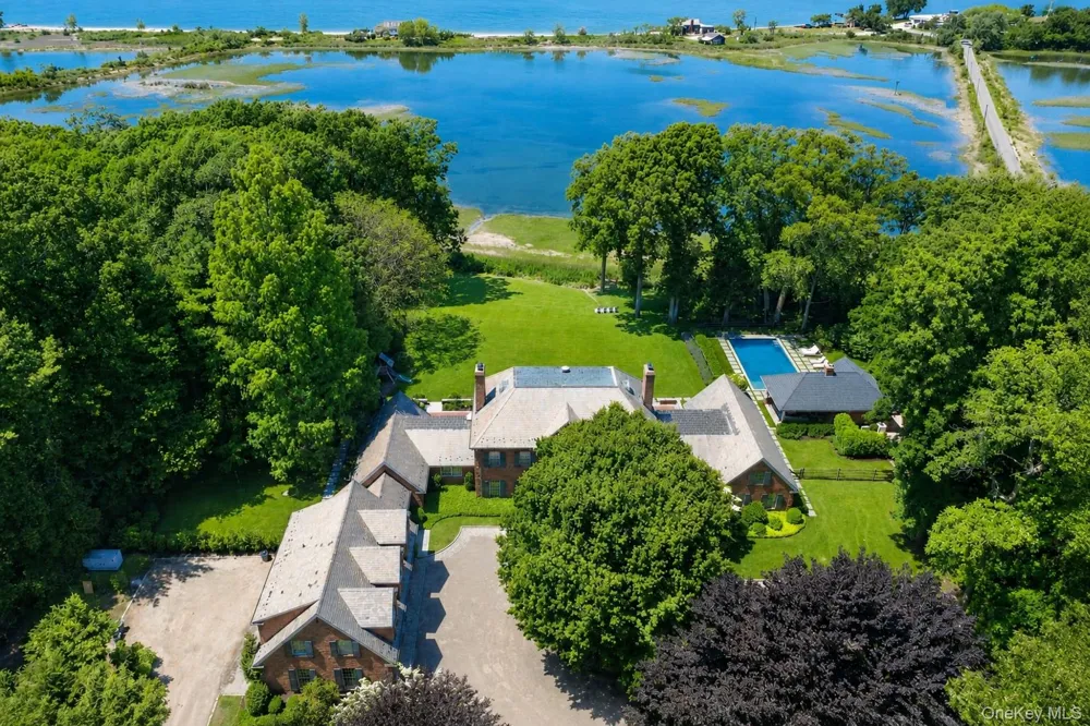 2 Lands End Road Locust Valley, NY 11560