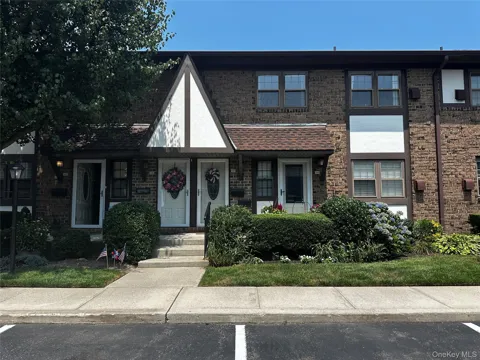 445 Mariners Way