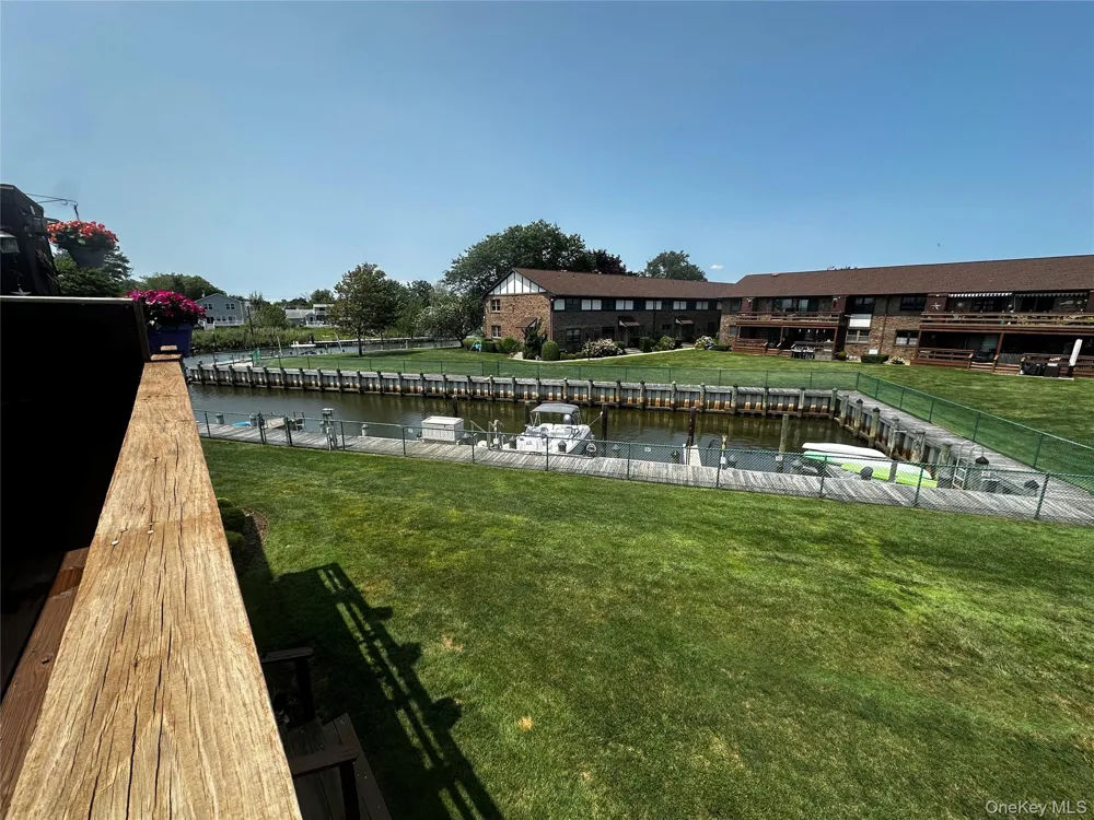 445 Mariners Way Copiague, NY 11726