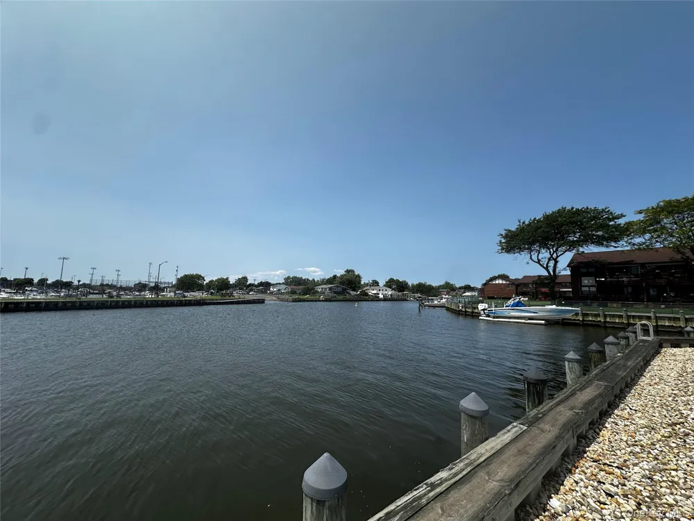 445 Mariners Way Copiague, NY 11726