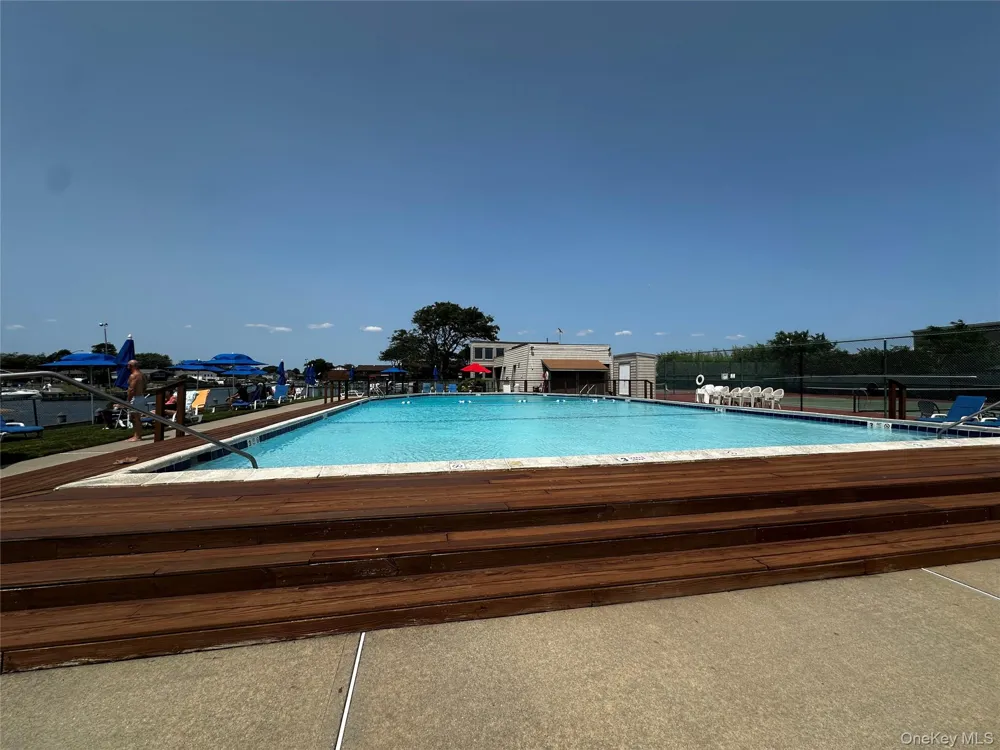 445 Mariners Way Copiague, NY 11726