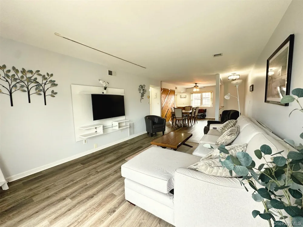 445 Mariners Way Copiague, NY 11726