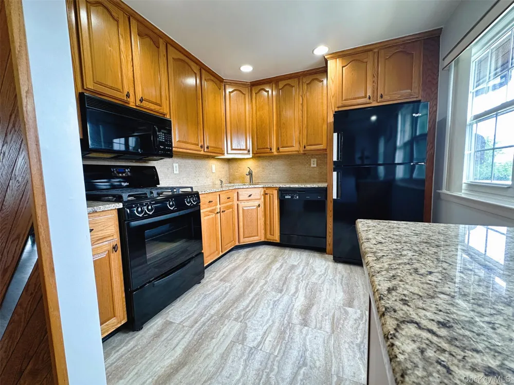 445 Mariners Way Copiague, NY 11726