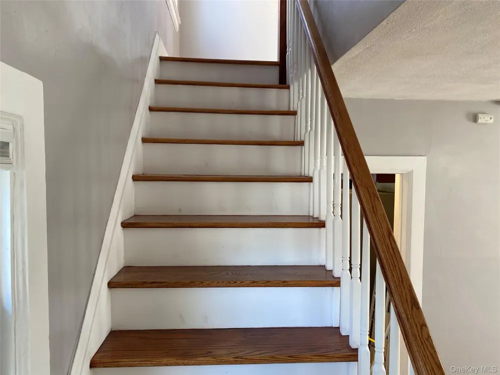 3 Taylor Court Staten Island, NY 10310