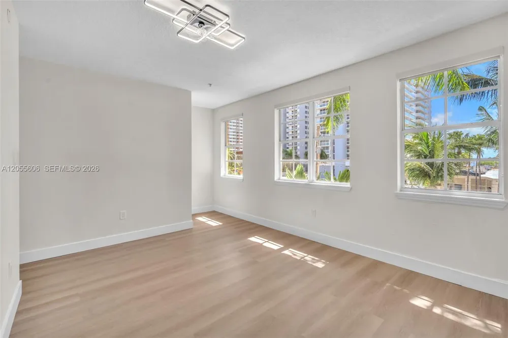 2065 S Ocean Dr #TH1 Hallandale Beach, FL 33009
