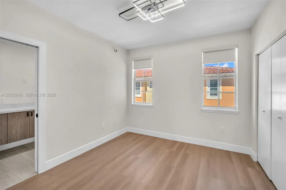 2065 S Ocean Dr #TH1 Hallandale Beach, FL 33009