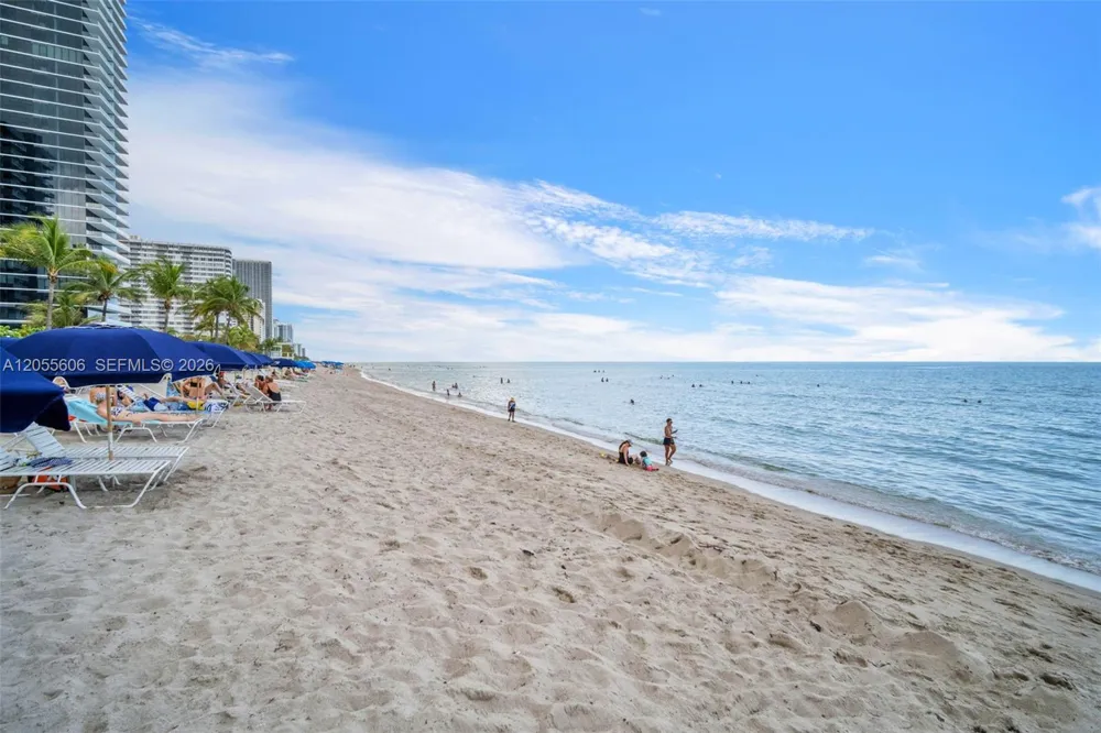2065 S Ocean Dr #TH1 Hallandale Beach, FL 33009
