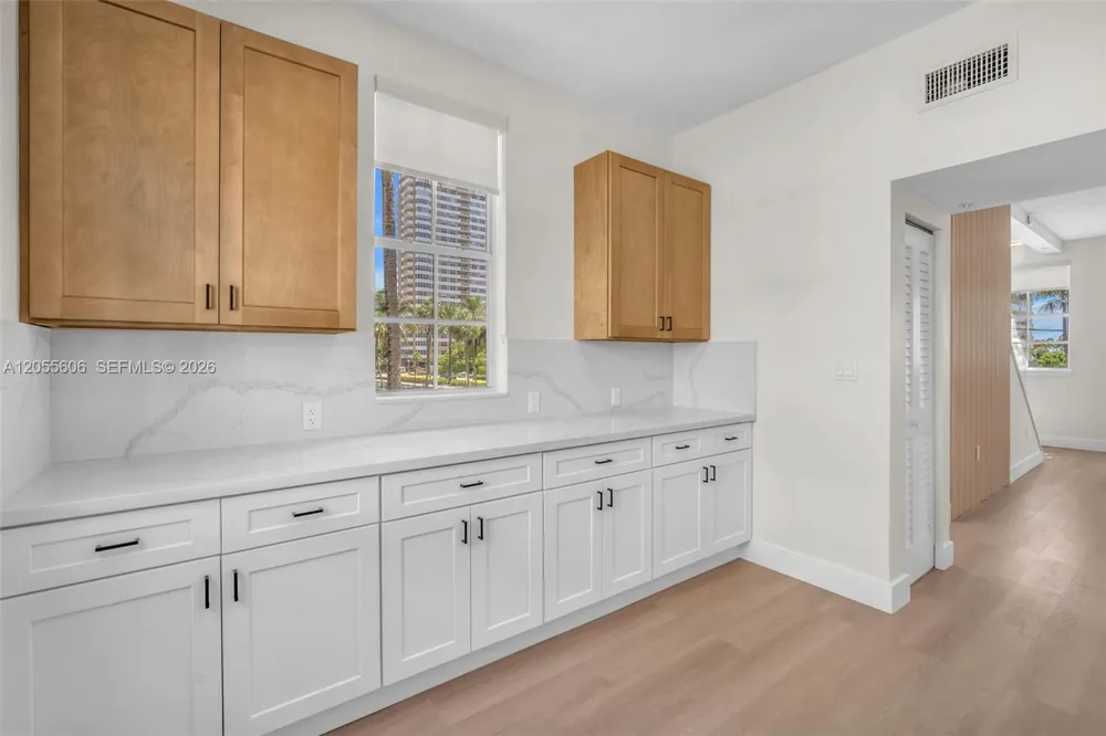 2065 S Ocean Dr #TH1 Hallandale Beach, FL 33009