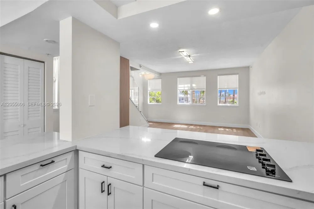 2065 S Ocean Dr #TH1 Hallandale Beach, FL 33009