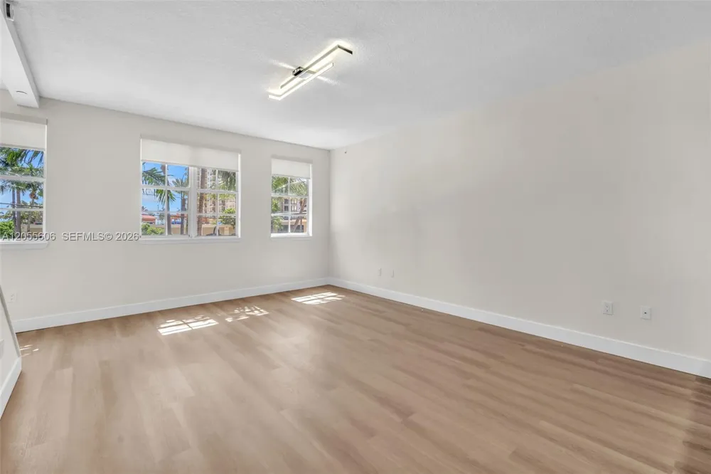 2065 S Ocean Dr #TH1 Hallandale Beach, FL 33009