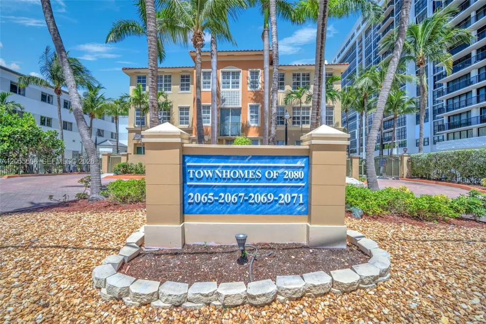 2065 S Ocean Dr #TH1 Hallandale Beach, FL 33009
