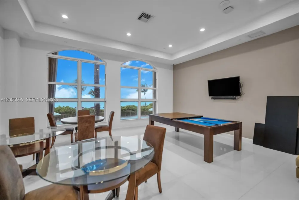 2065 S Ocean Dr #TH1 Hallandale Beach, FL 33009