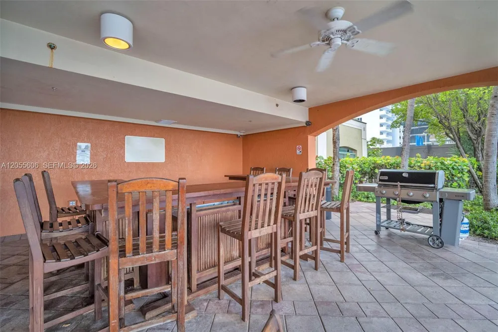 2065 S Ocean Dr #TH1 Hallandale Beach, FL 33009