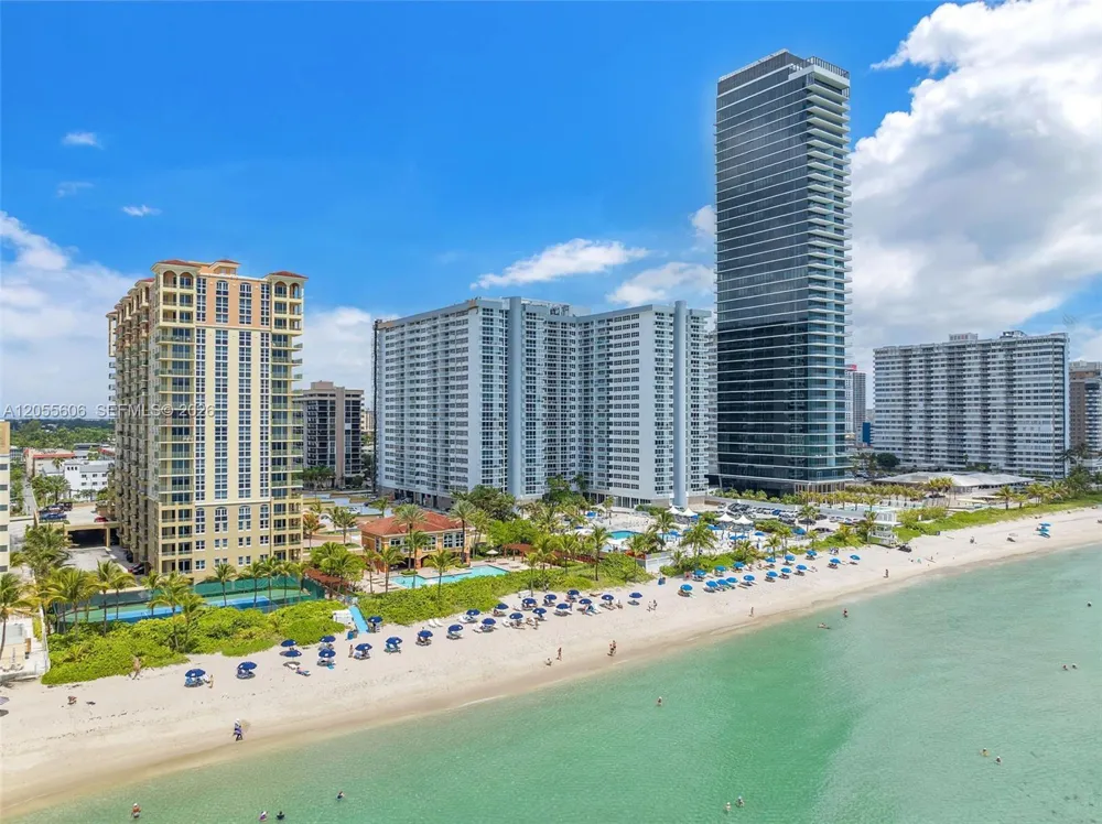2065 S Ocean Dr #TH1 Hallandale Beach, FL 33009