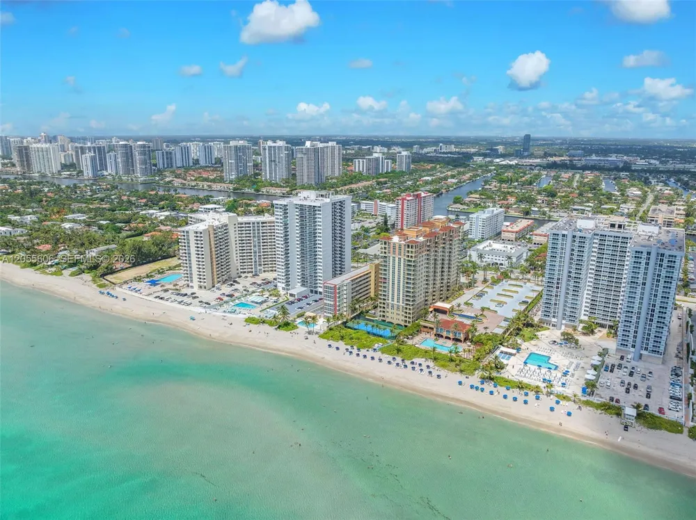2065 S Ocean Dr #TH1 Hallandale Beach, FL 33009