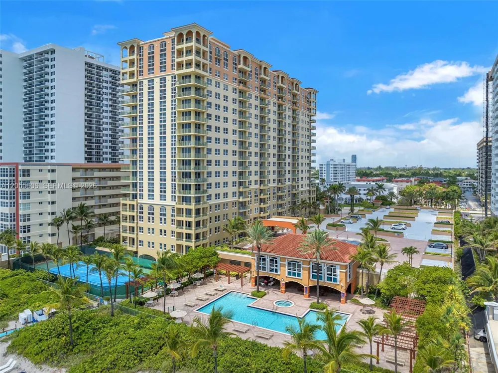 2065 S Ocean Dr #TH1 Hallandale Beach, FL 33009