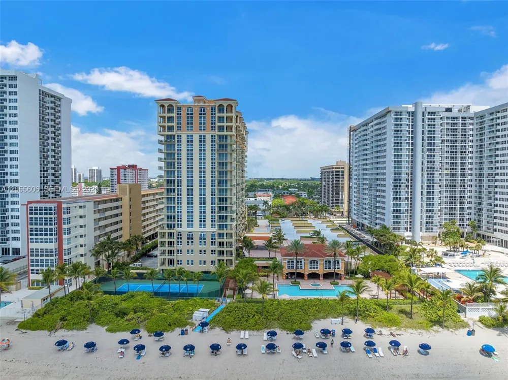 2065 S Ocean Dr #TH1 Hallandale Beach, FL 33009
