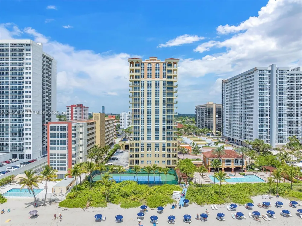 2065 S Ocean Dr #TH1 Hallandale Beach, FL 33009