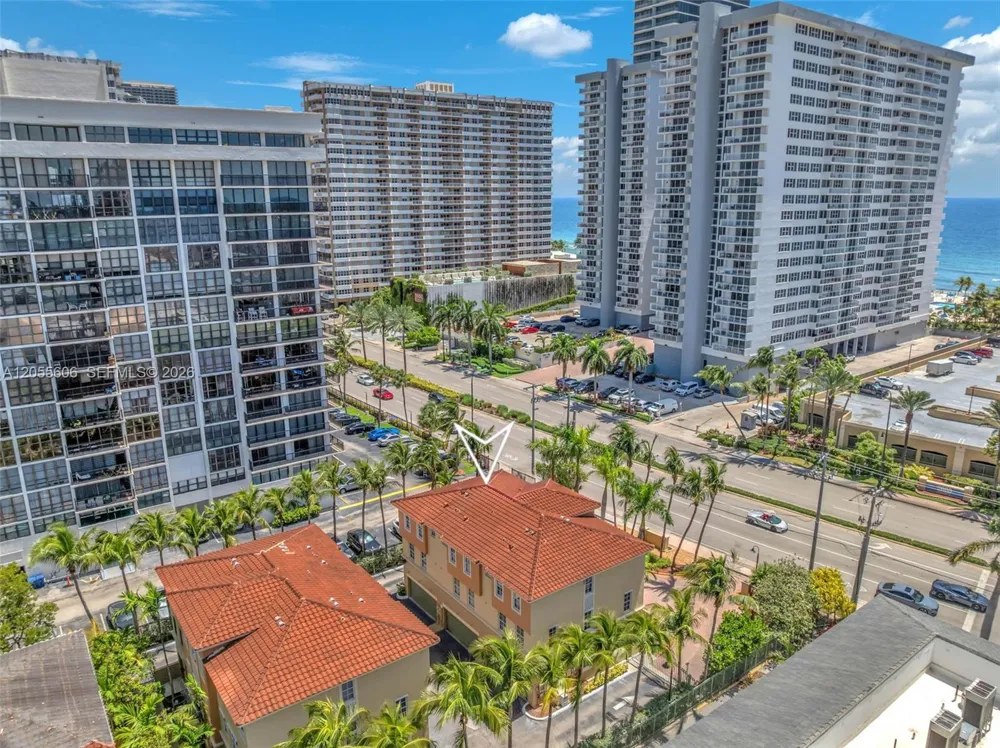 2065 S Ocean Dr #TH1 Hallandale Beach, FL 33009