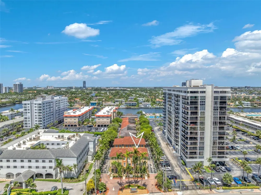 2065 S Ocean Dr #TH1 Hallandale Beach, FL 33009