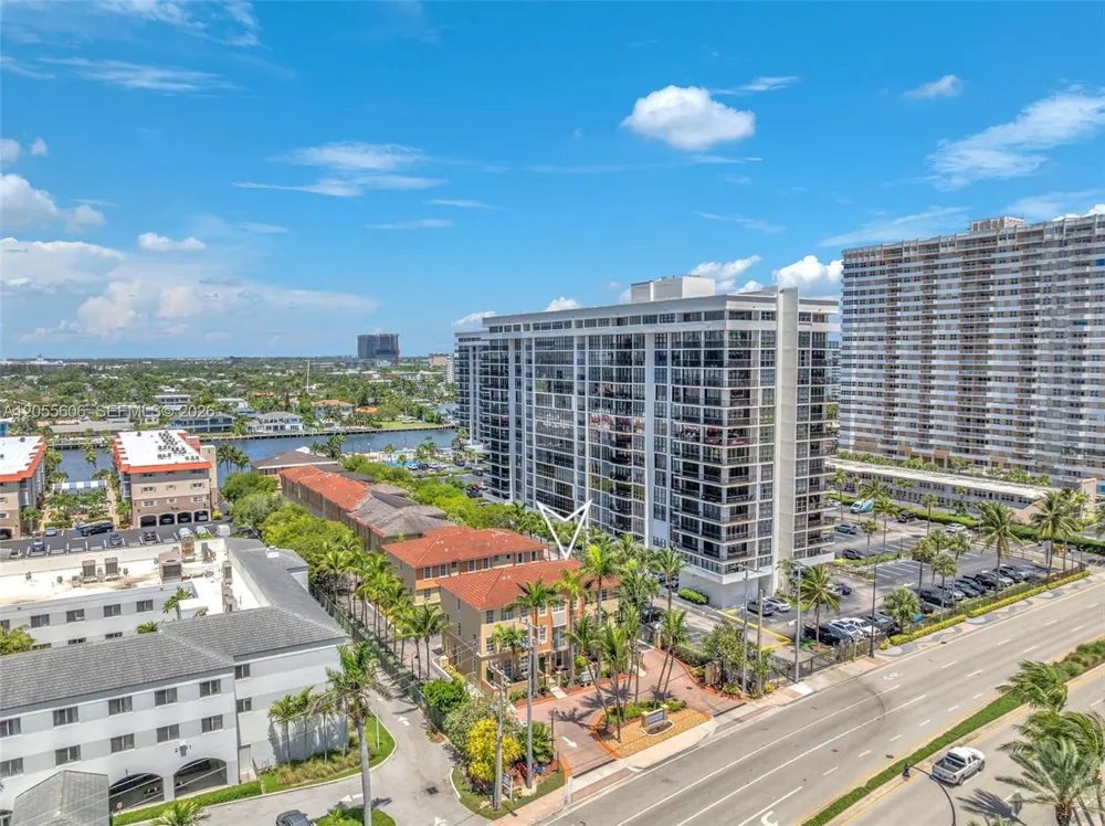2065 S Ocean Dr #TH1 Hallandale Beach, FL 33009