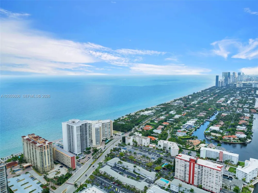 2065 S Ocean Dr #TH1 Hallandale Beach, FL 33009