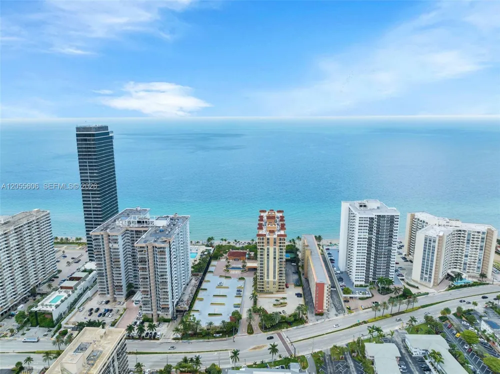 2065 S Ocean Dr #TH1 Hallandale Beach, FL 33009