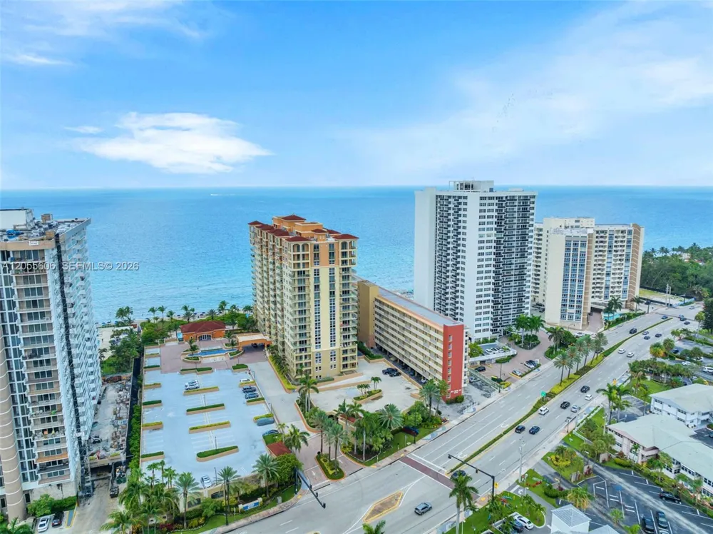 2065 S Ocean Dr #TH1 Hallandale Beach, FL 33009