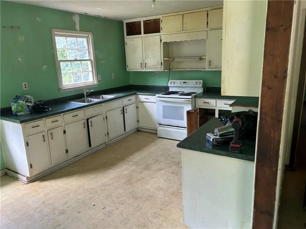 2398 James Springs Road Danielsville, GA 30633