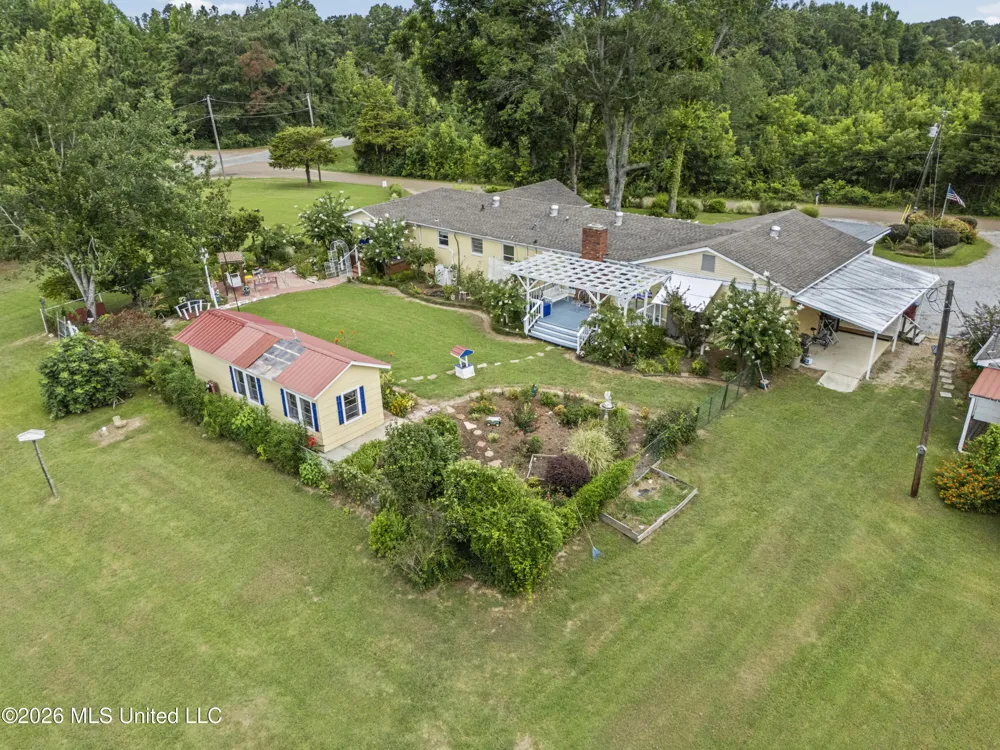 1070 King Road Enid, MS 38927