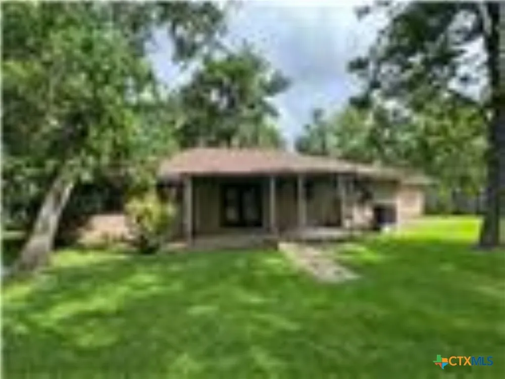 1609 Forrest Drive Wharton, TX 77488