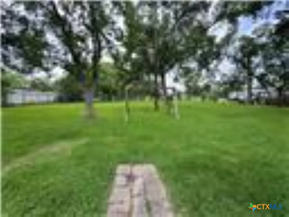 1609 Forrest Drive Wharton, TX 77488