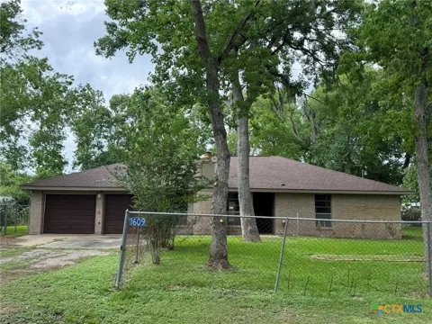 1609 Forrest Drive