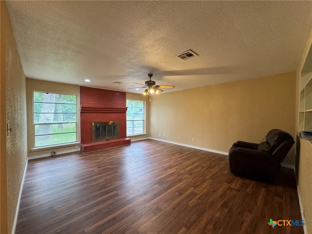 1609 Forrest Drive Wharton, TX 77488