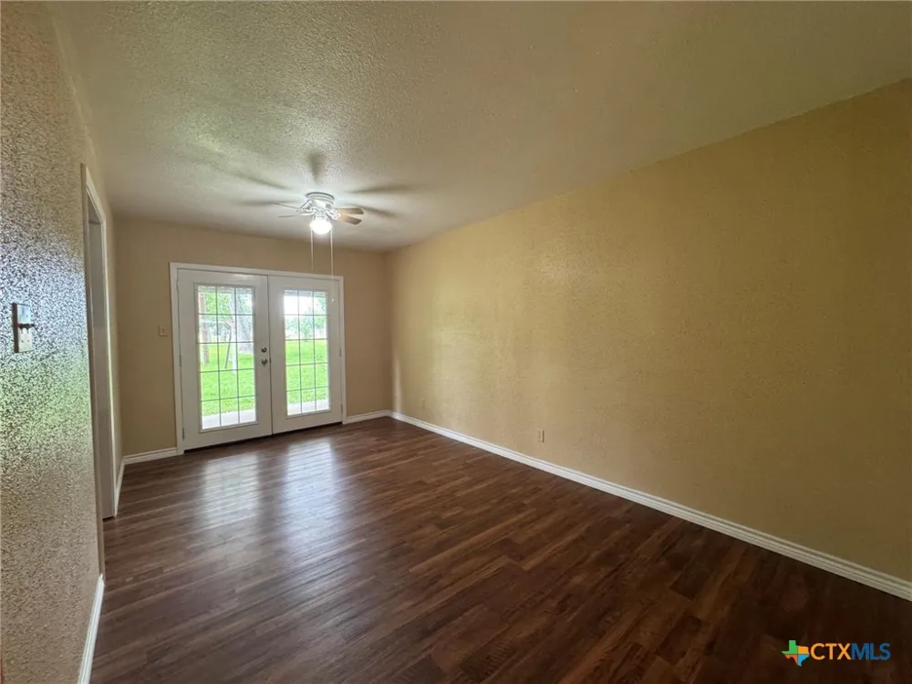 1609 Forrest Drive Wharton, TX 77488