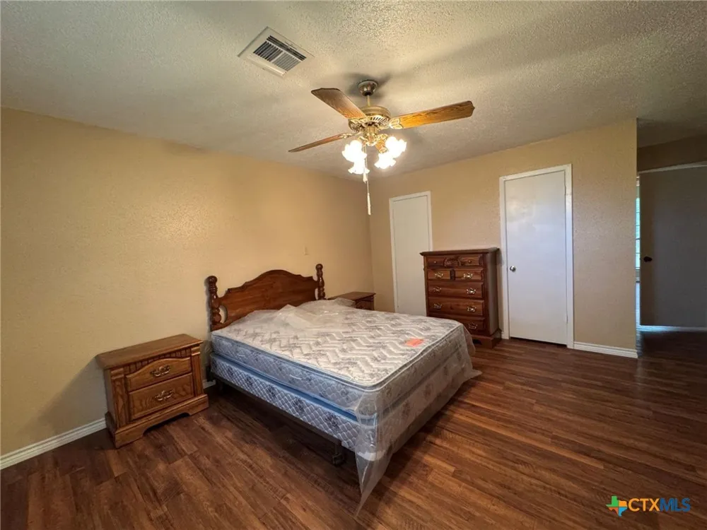 1609 Forrest Drive Wharton, TX 77488