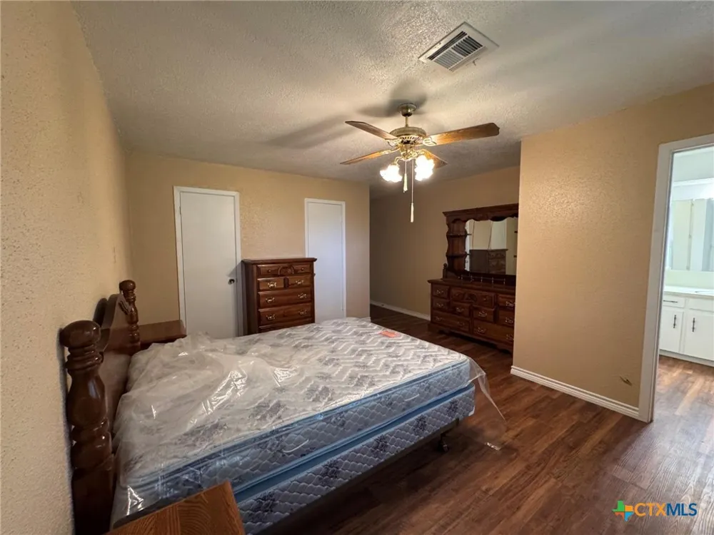1609 Forrest Drive Wharton, TX 77488