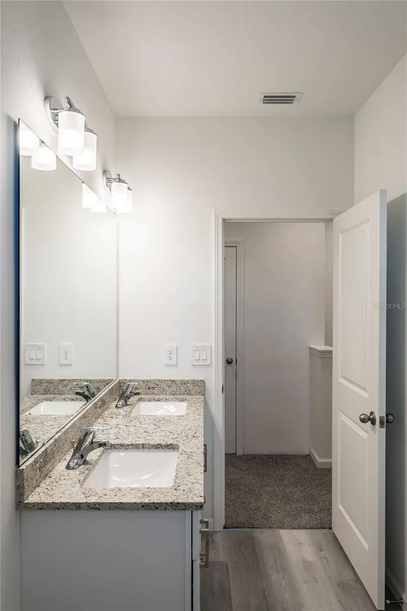 5383 VISTA LAGO DRIVE Orlando, FL 32811