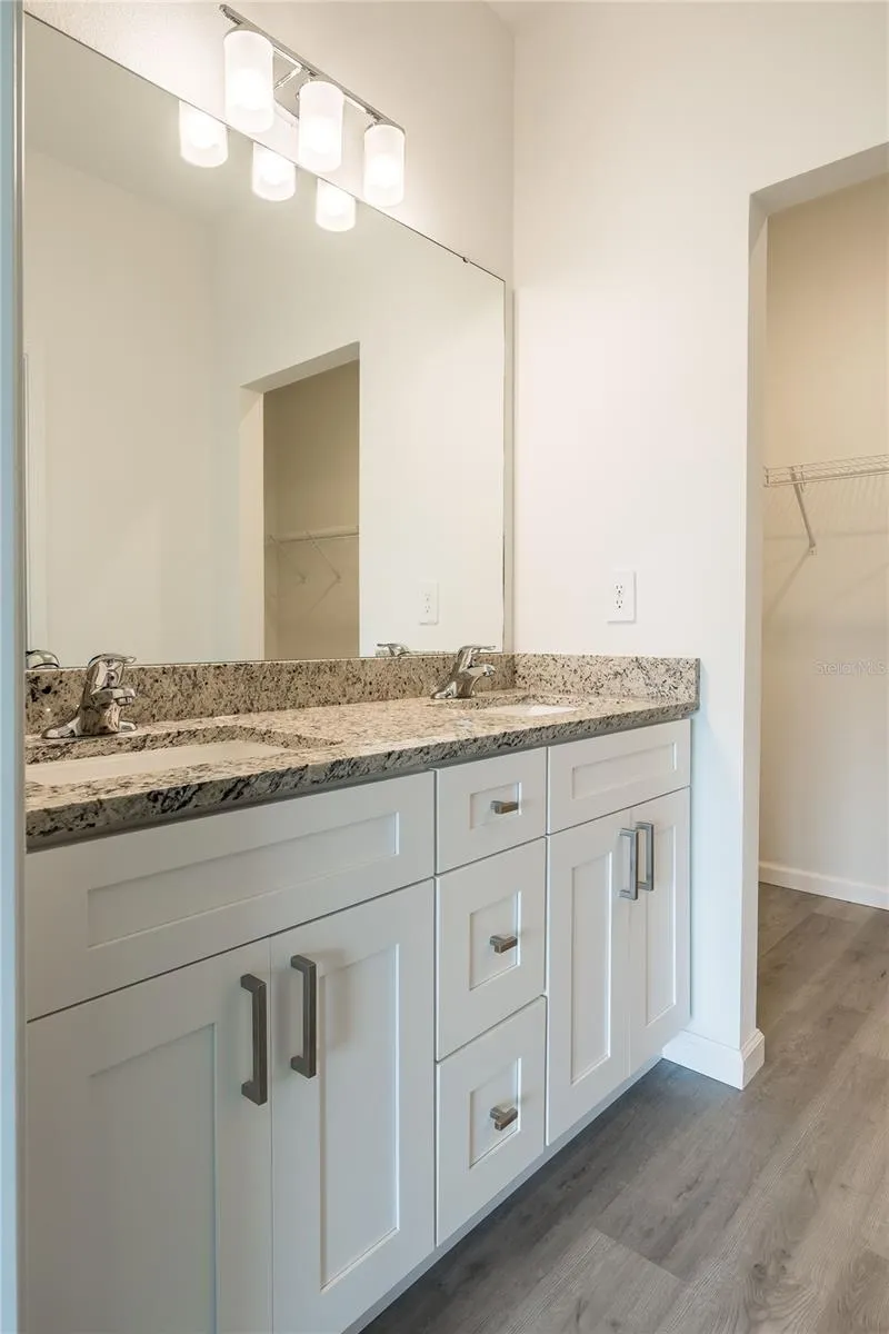 5383 VISTA LAGO DRIVE Orlando, FL 32811