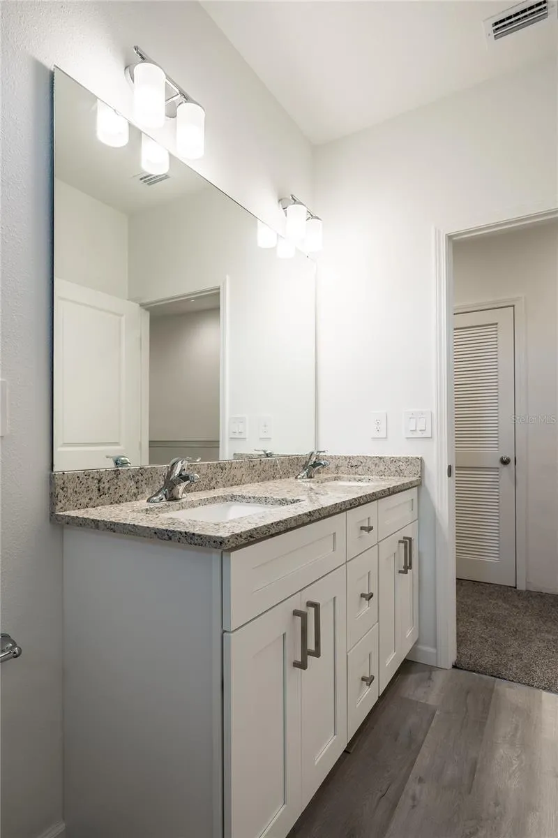 5383 VISTA LAGO DRIVE Orlando, FL 32811