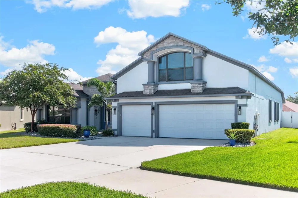 2823 COLEWOOD LANE Dover, FL 33527