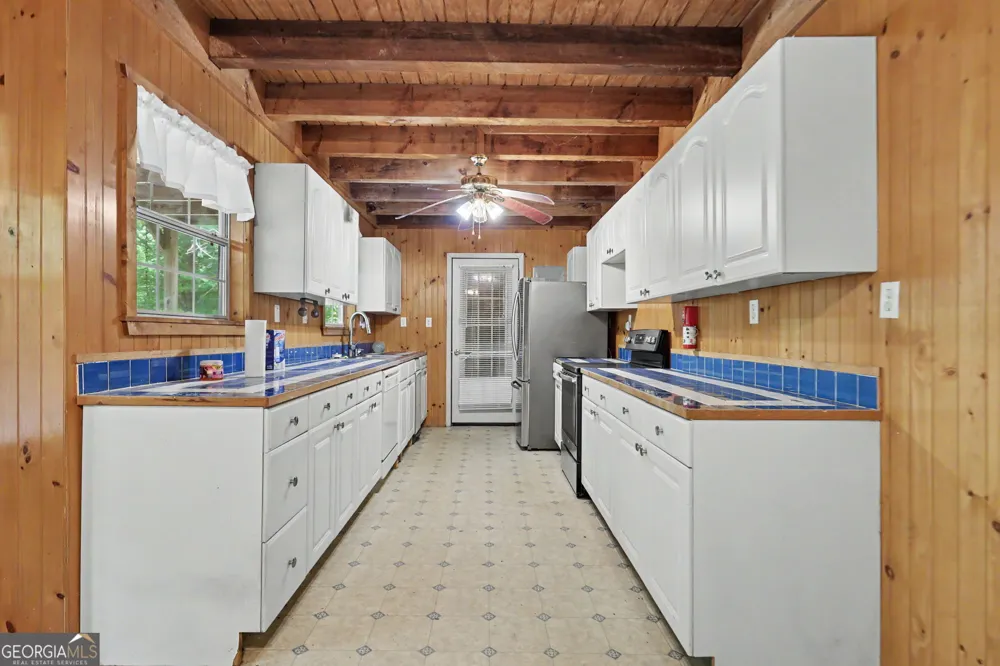 118 Seabrook LN Clayton, GA 30525